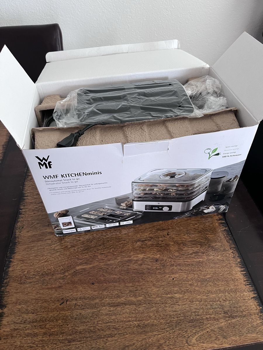 WMF Elettrodomestici da cucina: WMF KITCHENminis Dehydrator Snack to go new – Usato da Zürich venduto da fil_8y7r 1