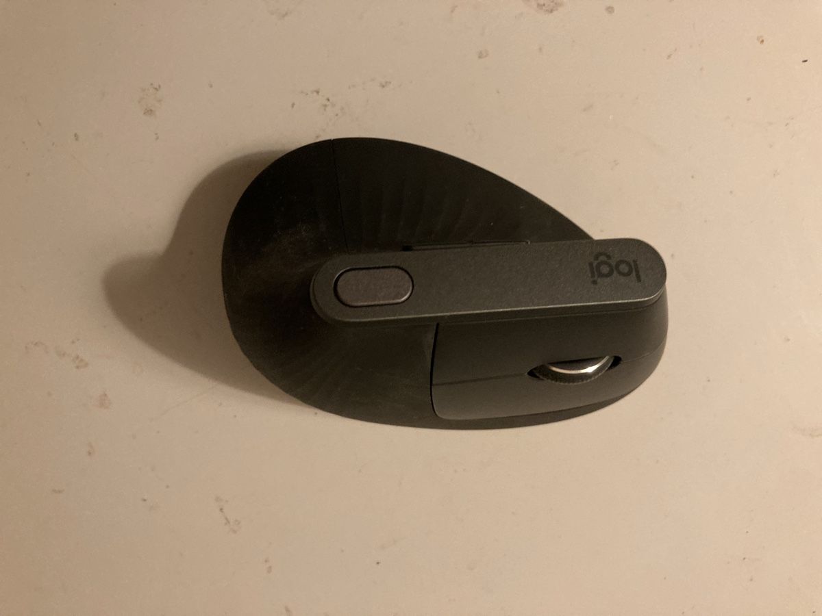 Logitech Souris: Logitech Vertikale Mouse – D'occasion à Flawil par rcnkr 3