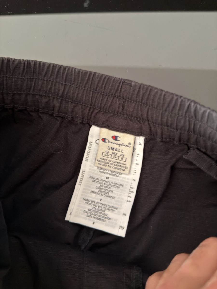 Pantaloni: Pantalon Cargo Champion – Usato da Villars sur glane venduto da Energon2010 3