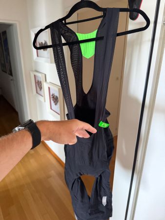 Q36.5 Unique Bib Short Men Size M