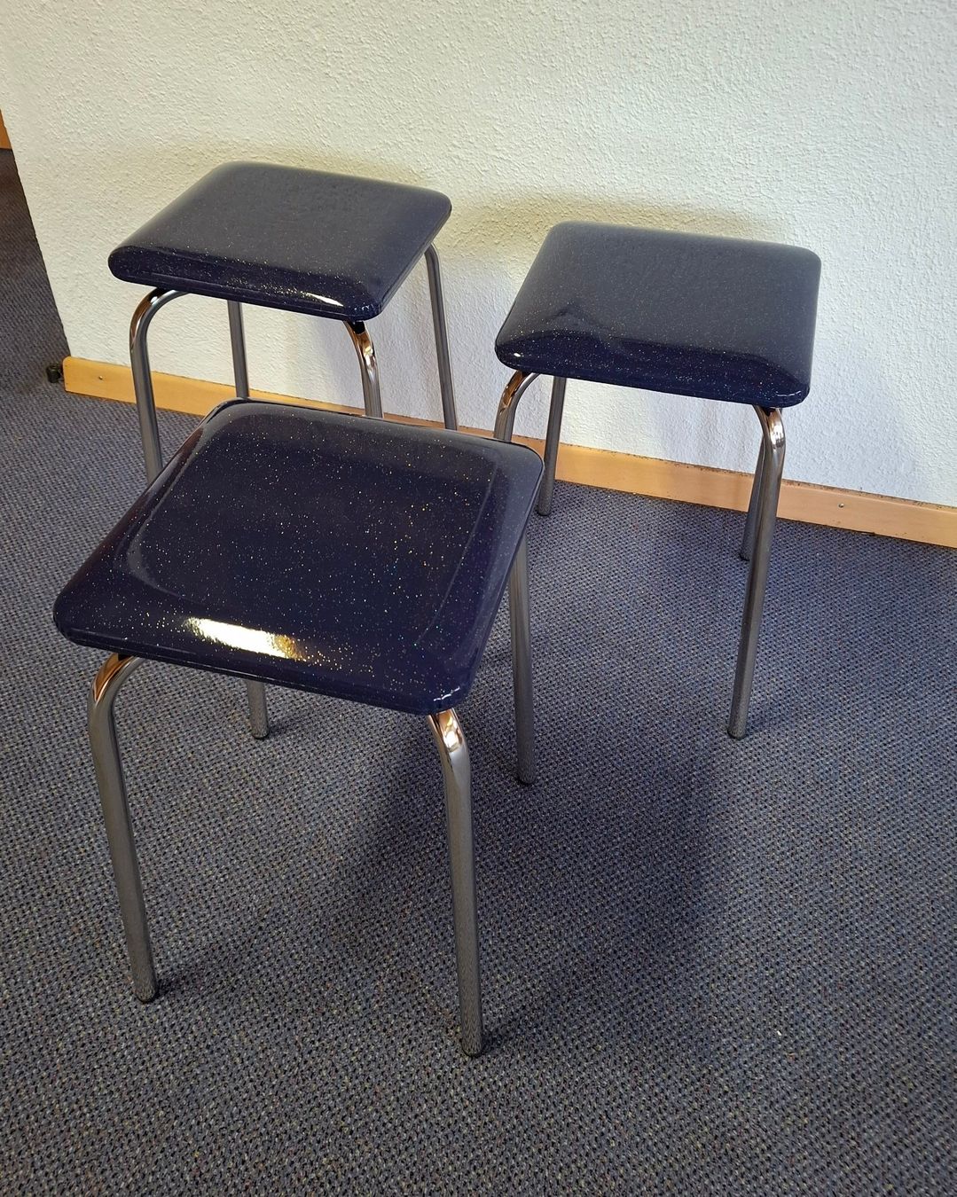 Sgabelli: Hocker (3Stk) Glitzer blau NEU! – Nuovo (secondo la descrizione) da Suhr venduto da SAF-Restposten