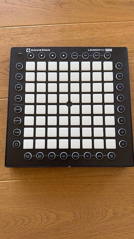 Novation Console di mixaggio: Novation Launchpad Pro (MK1)  MIDI-Controler – Usato da Oberwil BL venduto da JoelCartier