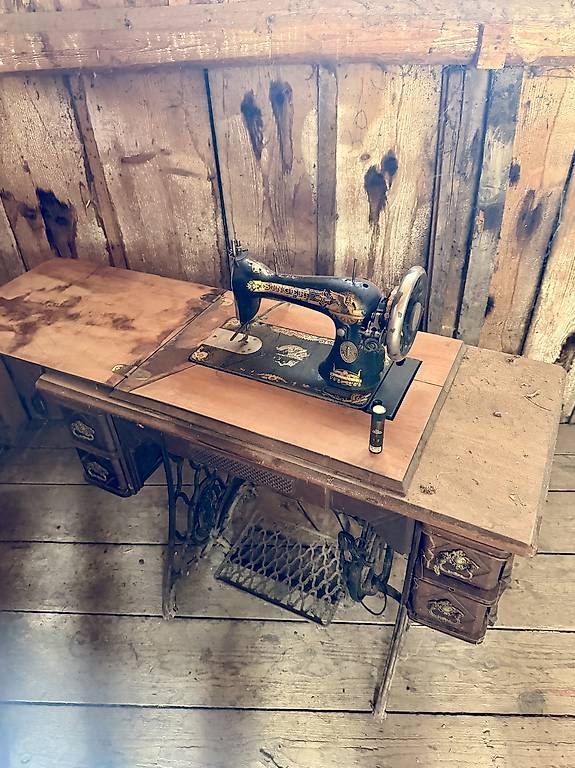 Macchine da cucire: Machine à coudre vintage – Usato da Fribourg venduto da bouchers