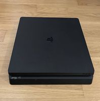 Playstation 4 inkl. 2 Controller, 5 Spielen und HDMI Kabel