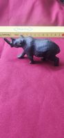 Nashorn Figur aus Holz handgeschnitzt guter Zustand