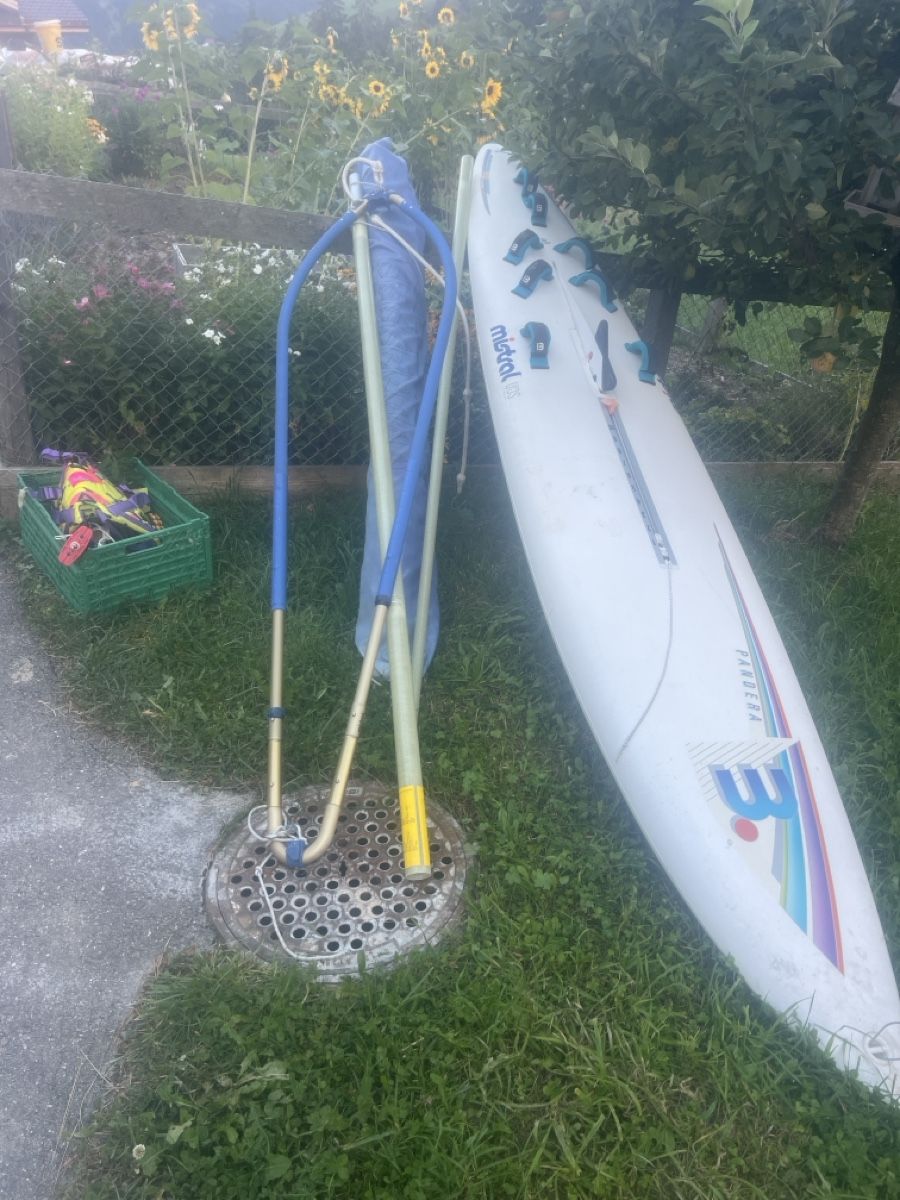 Mistral Surfboards & Schwimmbrette: Windsurfbrett – Gebraucht aus Adelboden von kartoffelstock