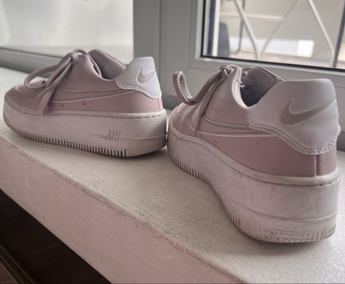Nike Chaussures femmes: Nike Sneaker – D'occasion à Geroldswil par beam_06 3