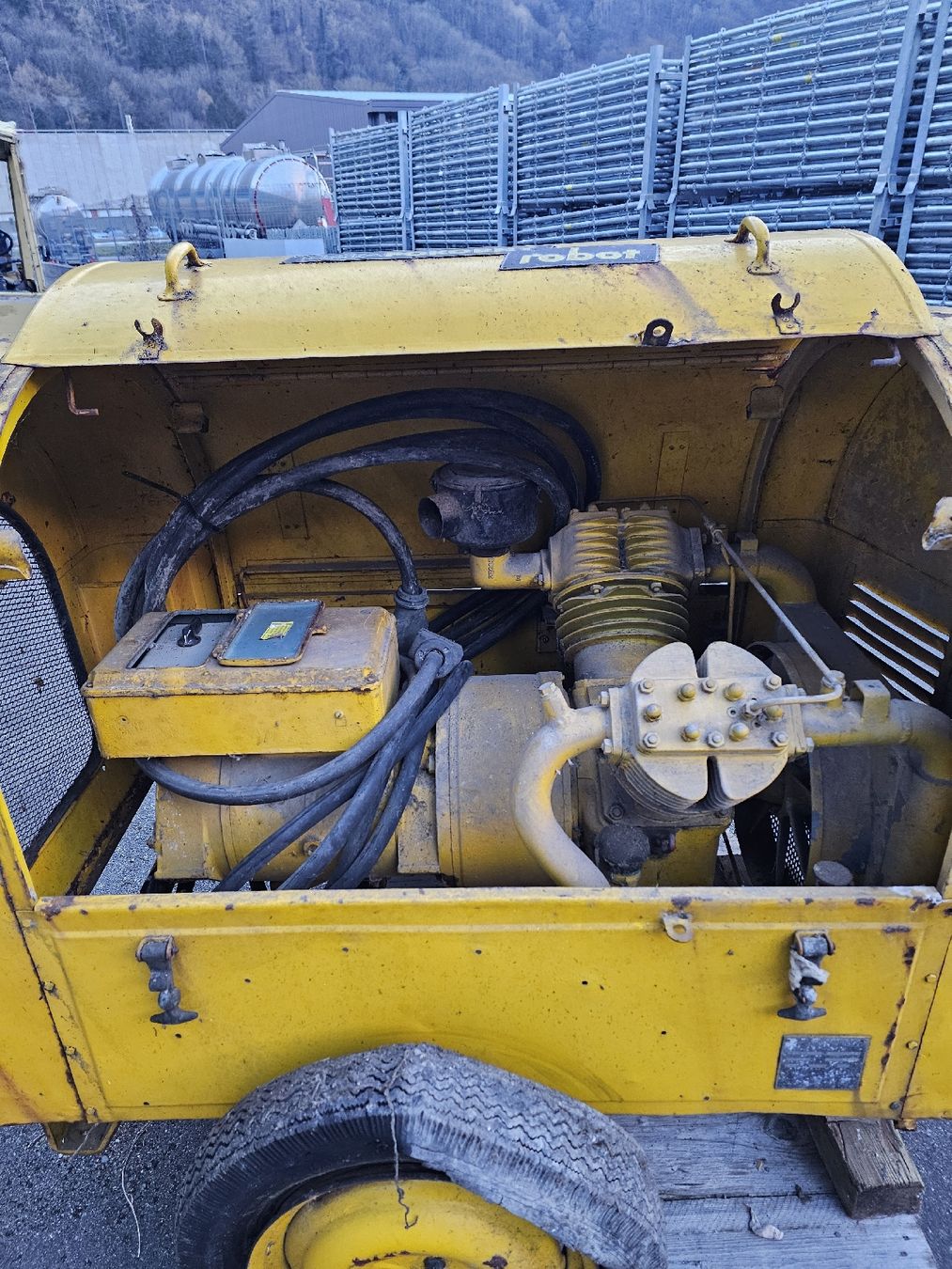 Compressori: Kompressor / Compresseur Pokorny Robot 380V JL – Difettoso da Collonges venduto da arashee 4
