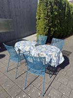 Gartenmöbel-Set: 2 Tische & 4 Stühle inkl. 4 Tischdecken