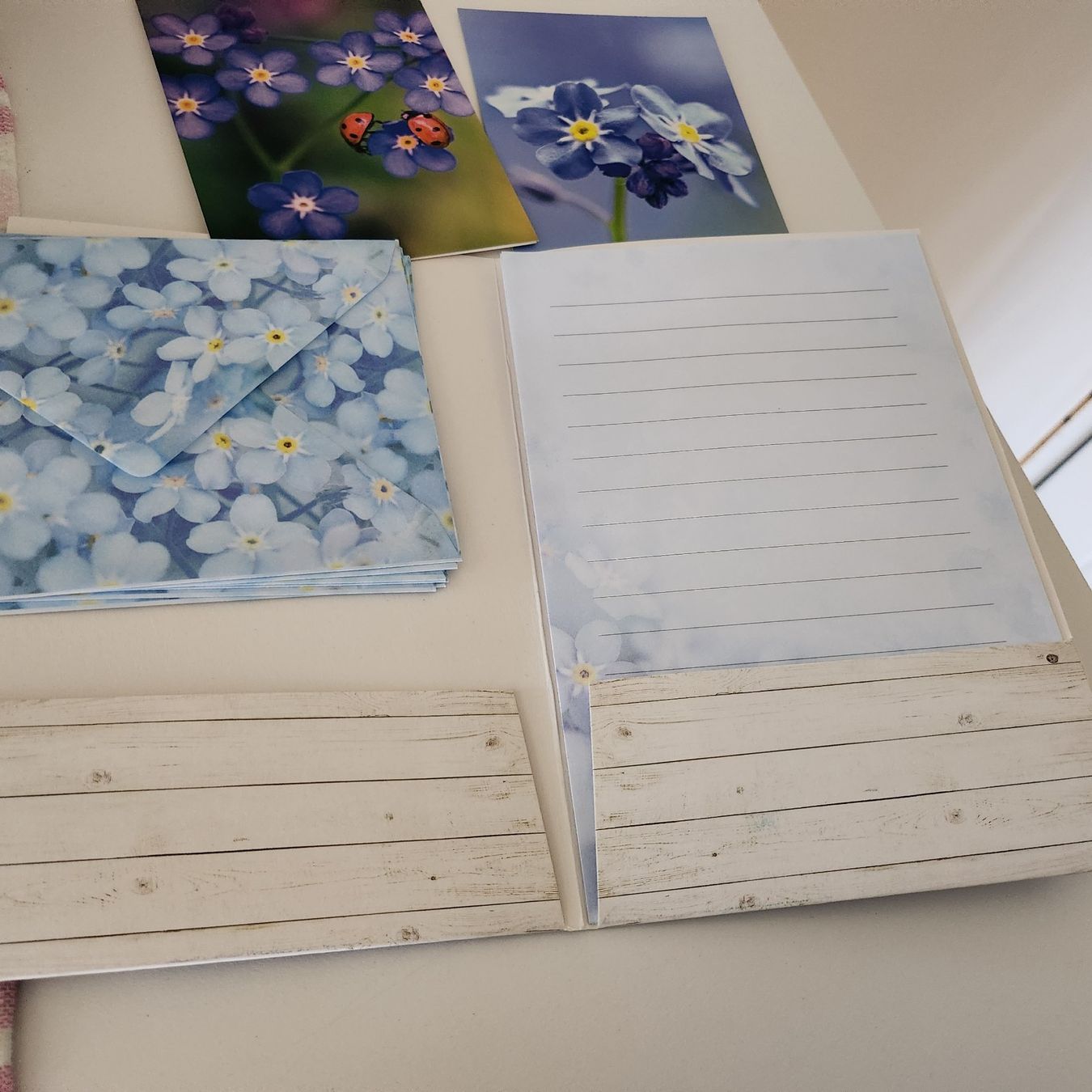 Papiere: Mein Briefpapier set 13 x19cm Hellblau Blumig – Neu und originalverpackt aus Unterägeri von ani_pn8n 4