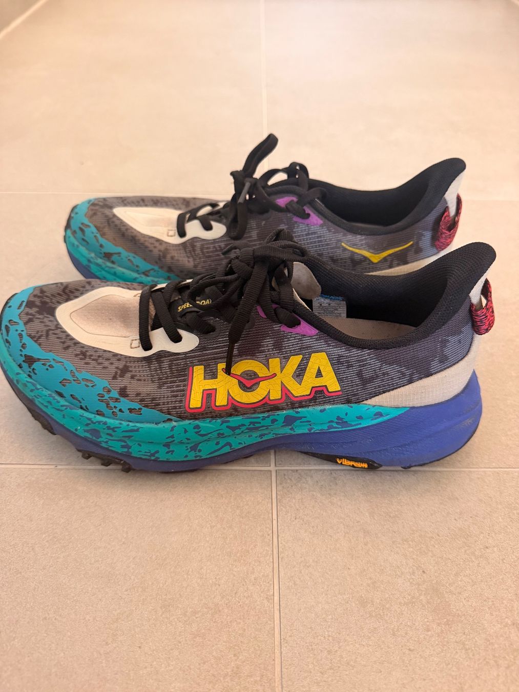 Scarpe da uomo: Hoka Speedgoat 6 – Usato da Pully venduto da Romaine_k