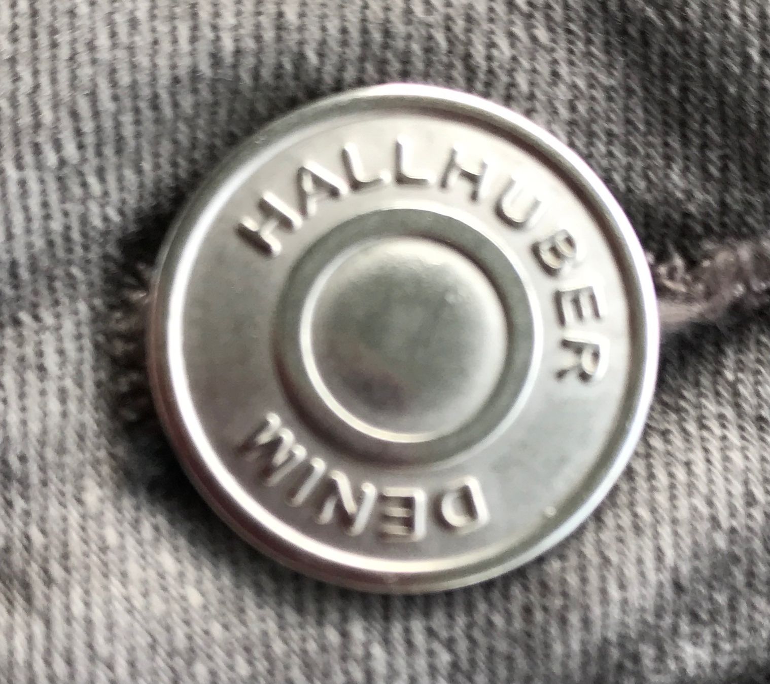Hallhuber Pantaloni: Hallhuber Shorts Jeansshorts hellgrau, Grösse 36 – Usato da Ebnat-Kappel venduto da Molton 4