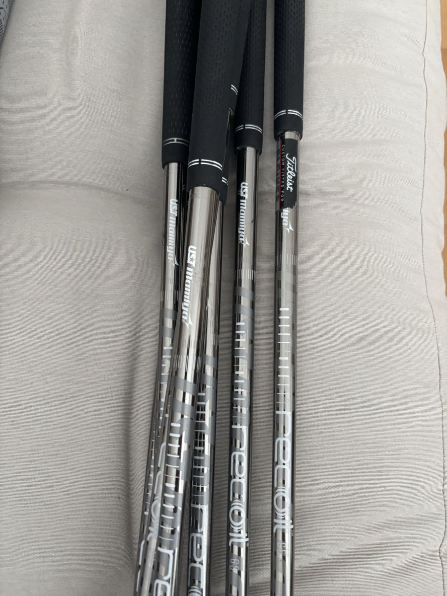 Titleist Mazze & Set: Titleist AP1 Eisen Set (Links) Titel: Titleist AP1 Eisen Set – Usato da Chur venduto da Cuteclothes7k 1