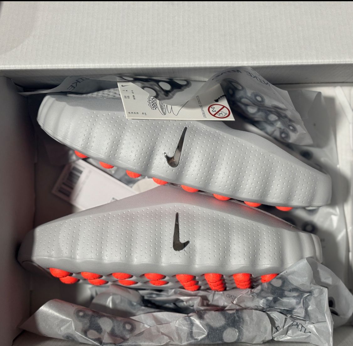 Scarpe da uomo: Nike Min 001 New Size 44 – Nuovo (secondo la descrizione) da Vevey venduto da kev_5xk2