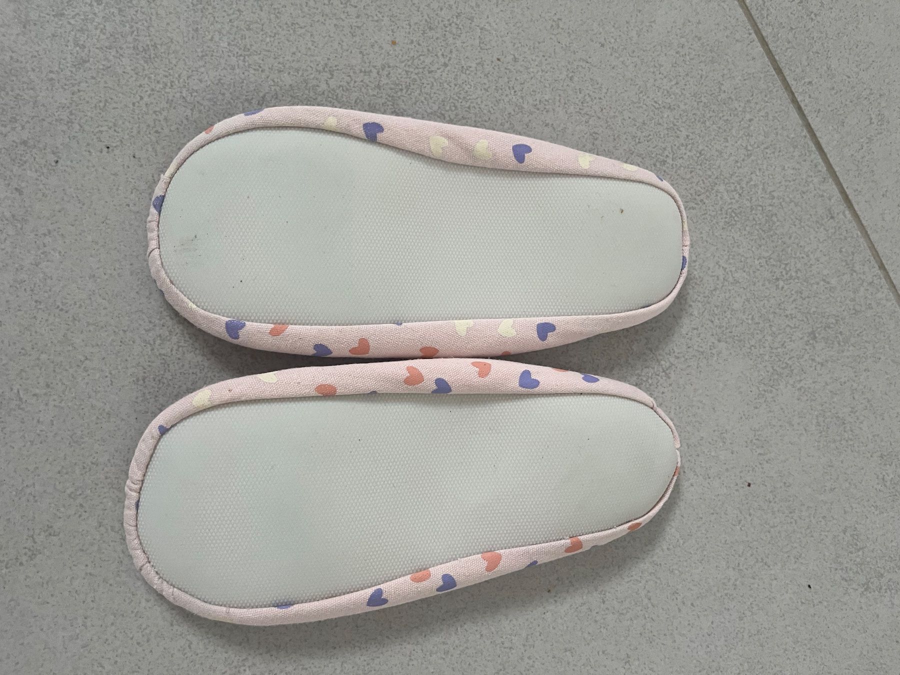 Schuhe für Mädchen: Bazannes / pantoufles de gym taille 32 – Gebraucht aus Gland von ideoreve 1