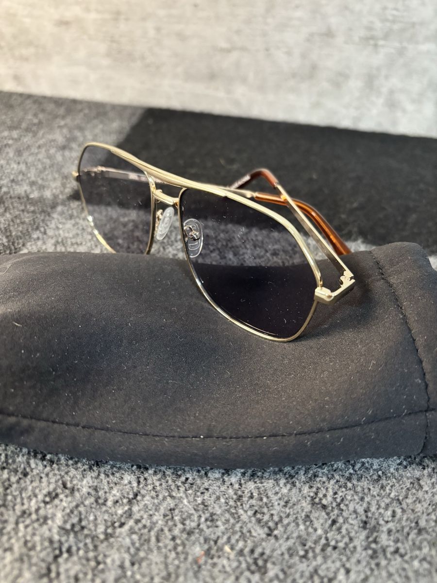 Zara Brillen & Gläser: Zara Sonnenbrille – Gebraucht aus St. Gallen von heartbug 4