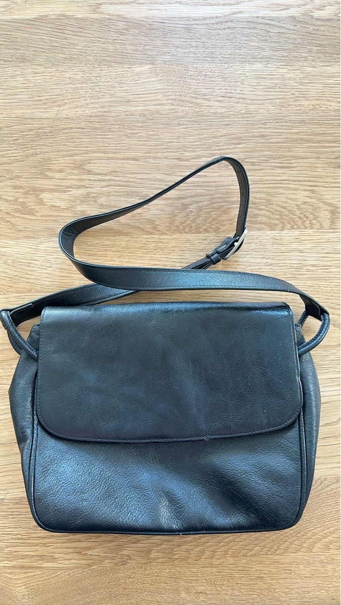 Borse da donna: Leder Tasche Damen – Amiet – Usato da Herisau venduto da Renee30 1