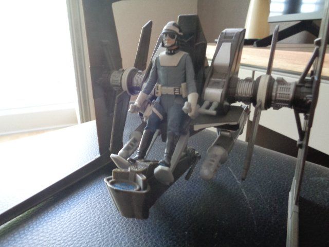 Hasbro Giocattoli: Star Wars Hasbro Canto Bight Police – Usato da sargans venduto da Angamar 1