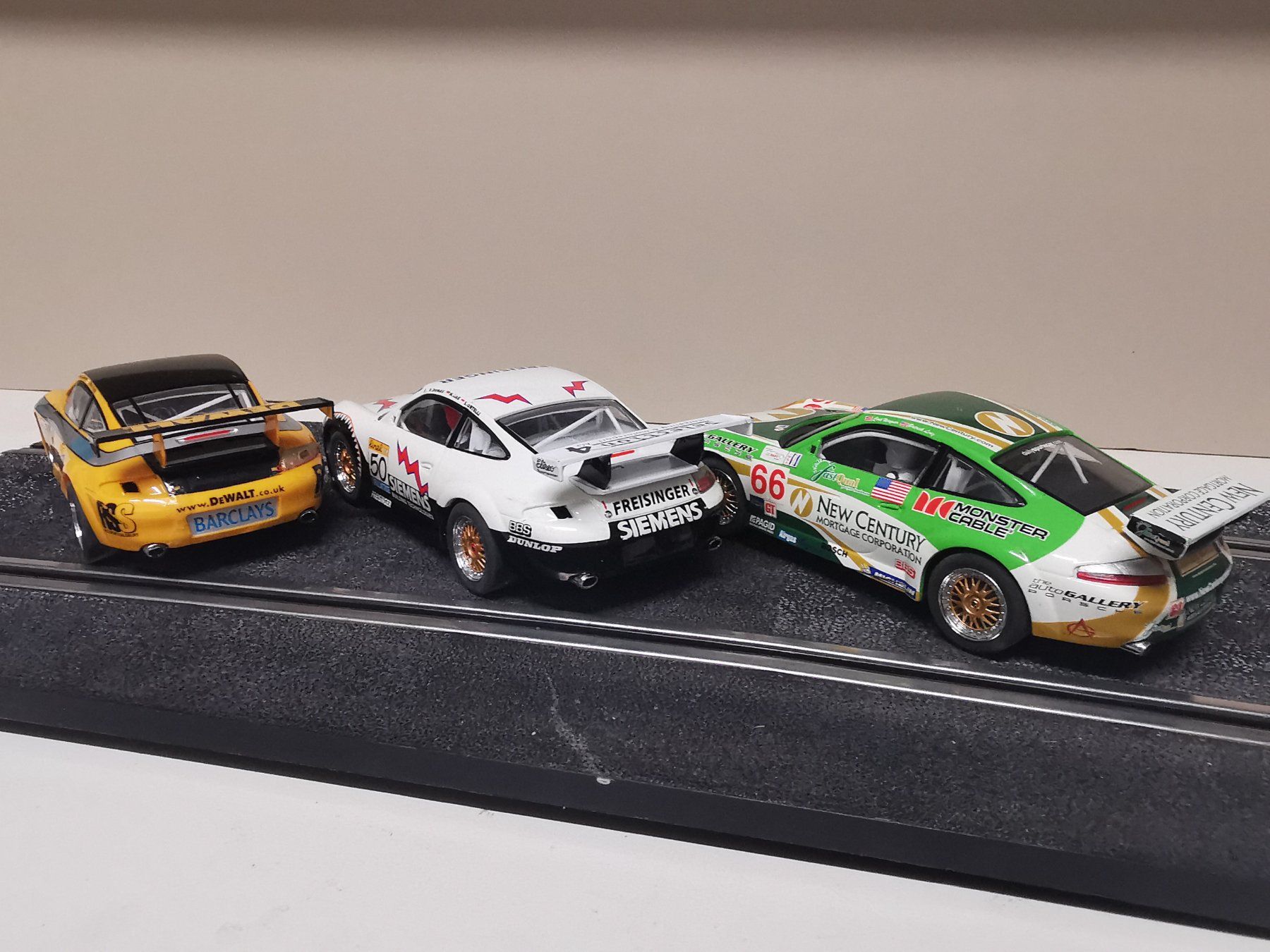 Hornby Rennbahnen: Set Scalextric Porsche mit Frontlicht – Gebraucht aus Winterthur von Lonpos1 3