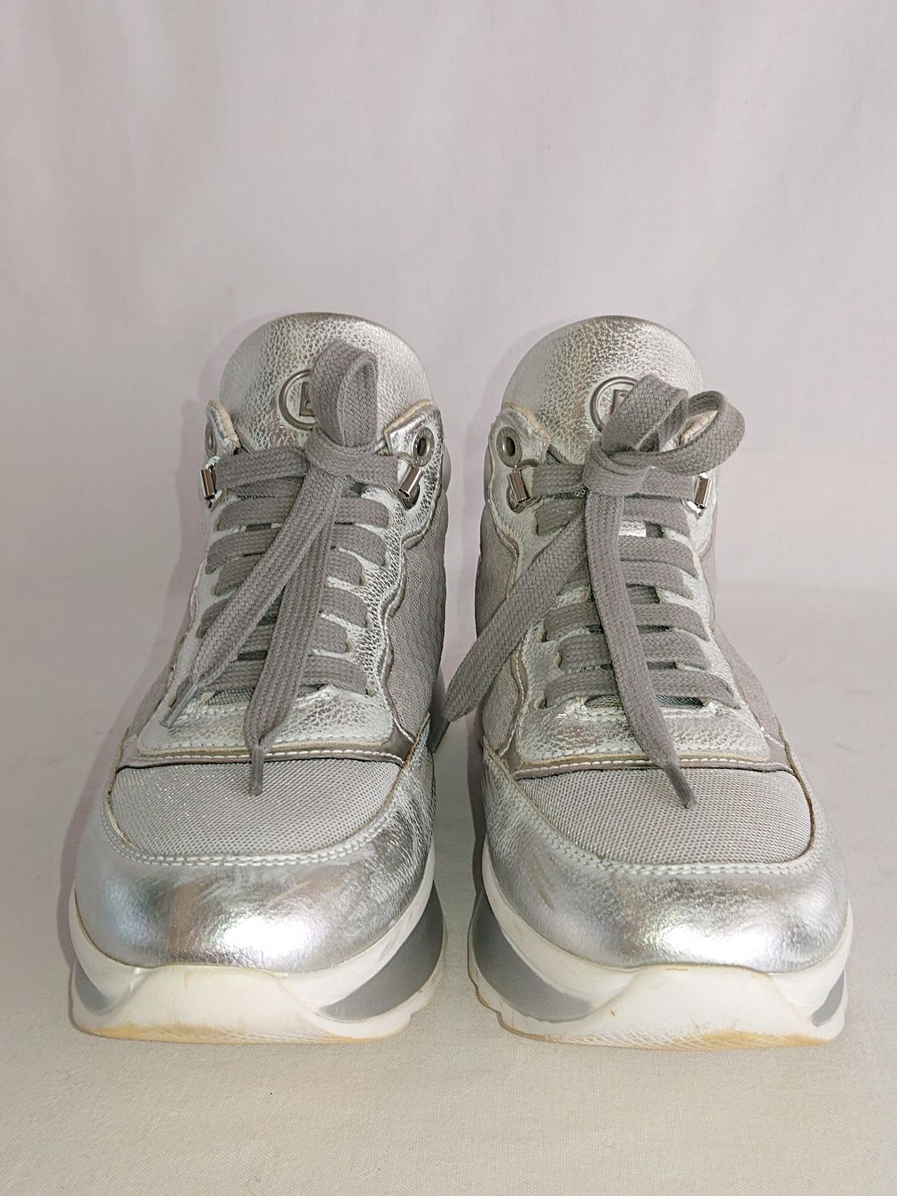 Bogner Scarpe da donna: Sneaker Low - BOGNER - 37 - Leder - silber/weiss/grau – Usato da Thusis venduto da drd_zy9w 1