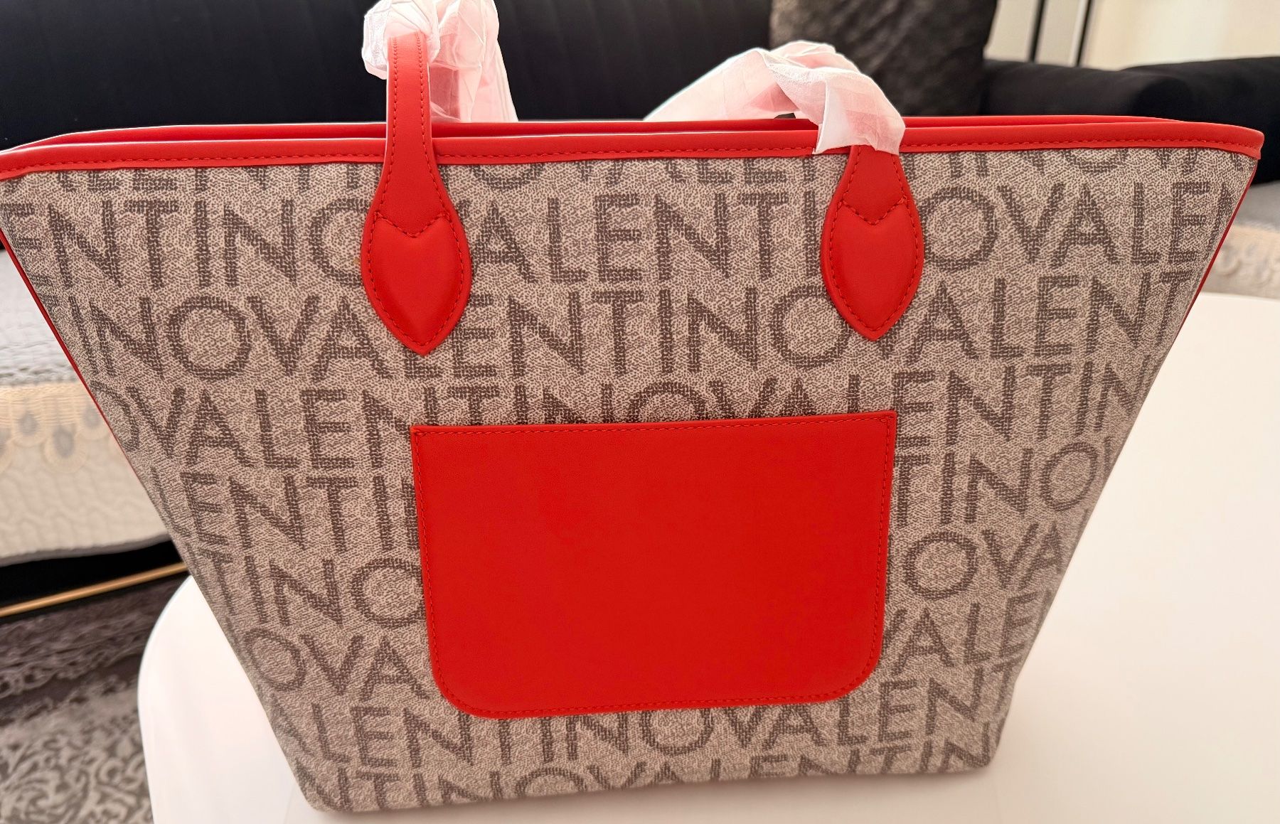 Valentino Taschen für Damen: Valentino Shopping Bag – Neu und originalverpackt aus Spreitenbach von emi_5qf7 1
