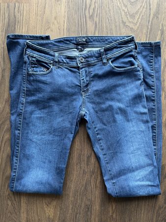 Armani Jeans, Gr. 28, in gepflegten Zustand 