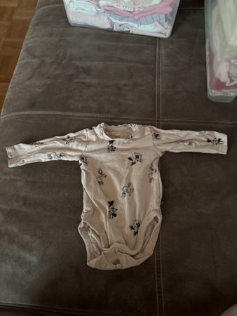Baby Body H&M Disney Minnie Maus beige Grösse 56