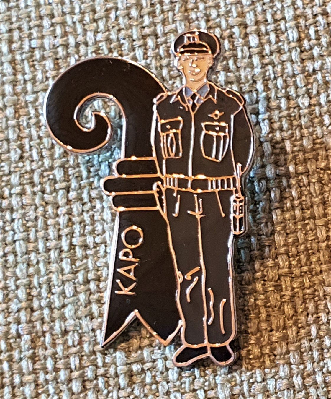 Placchette & Badge: L758 - Pin KAPO Kantons Polizei Basel – Usato da Reinach BL venduto da Boston-Verkauf