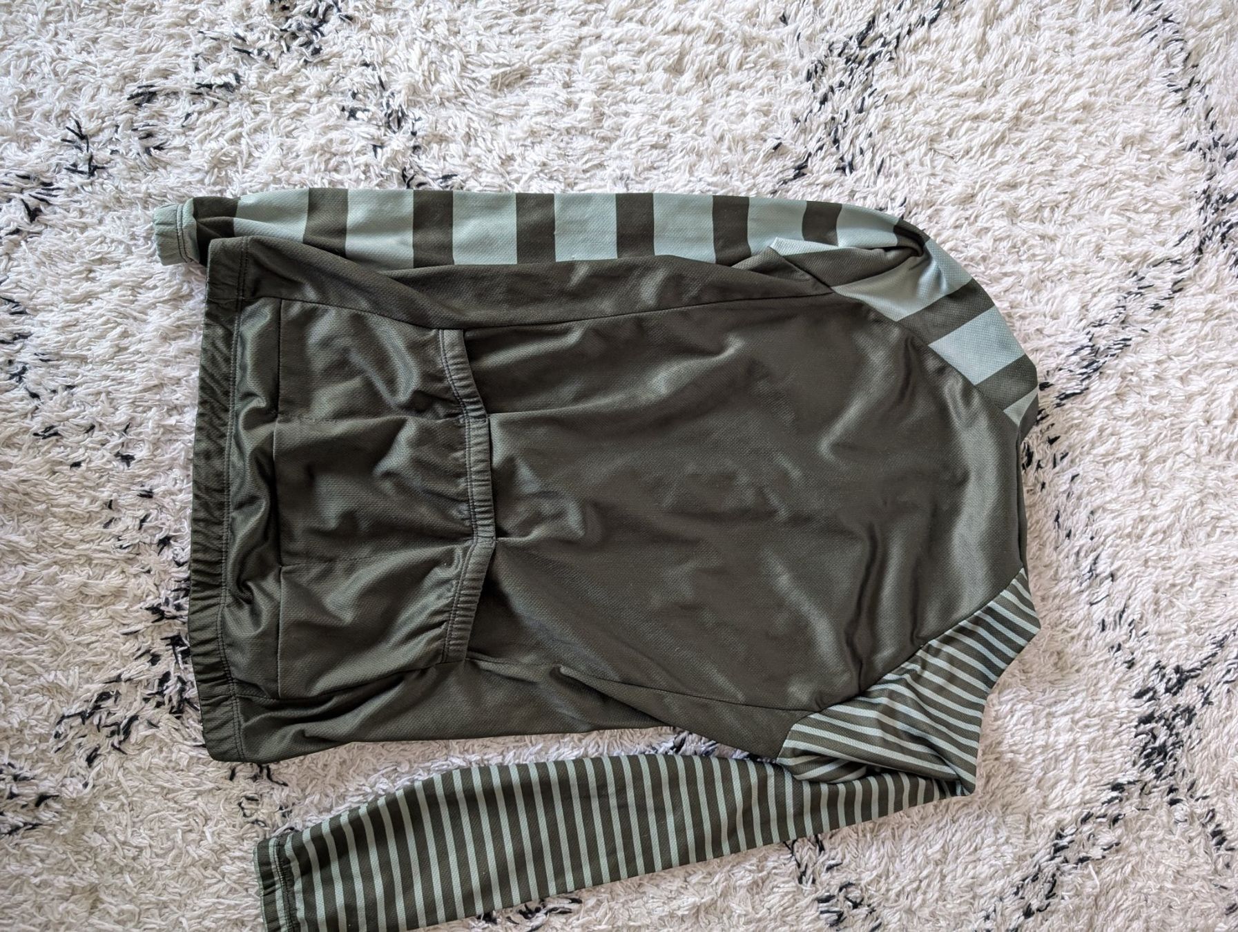 Leibchen & Hosen: Jersey long vélo – Gebraucht aus Fully von Pelouche 1