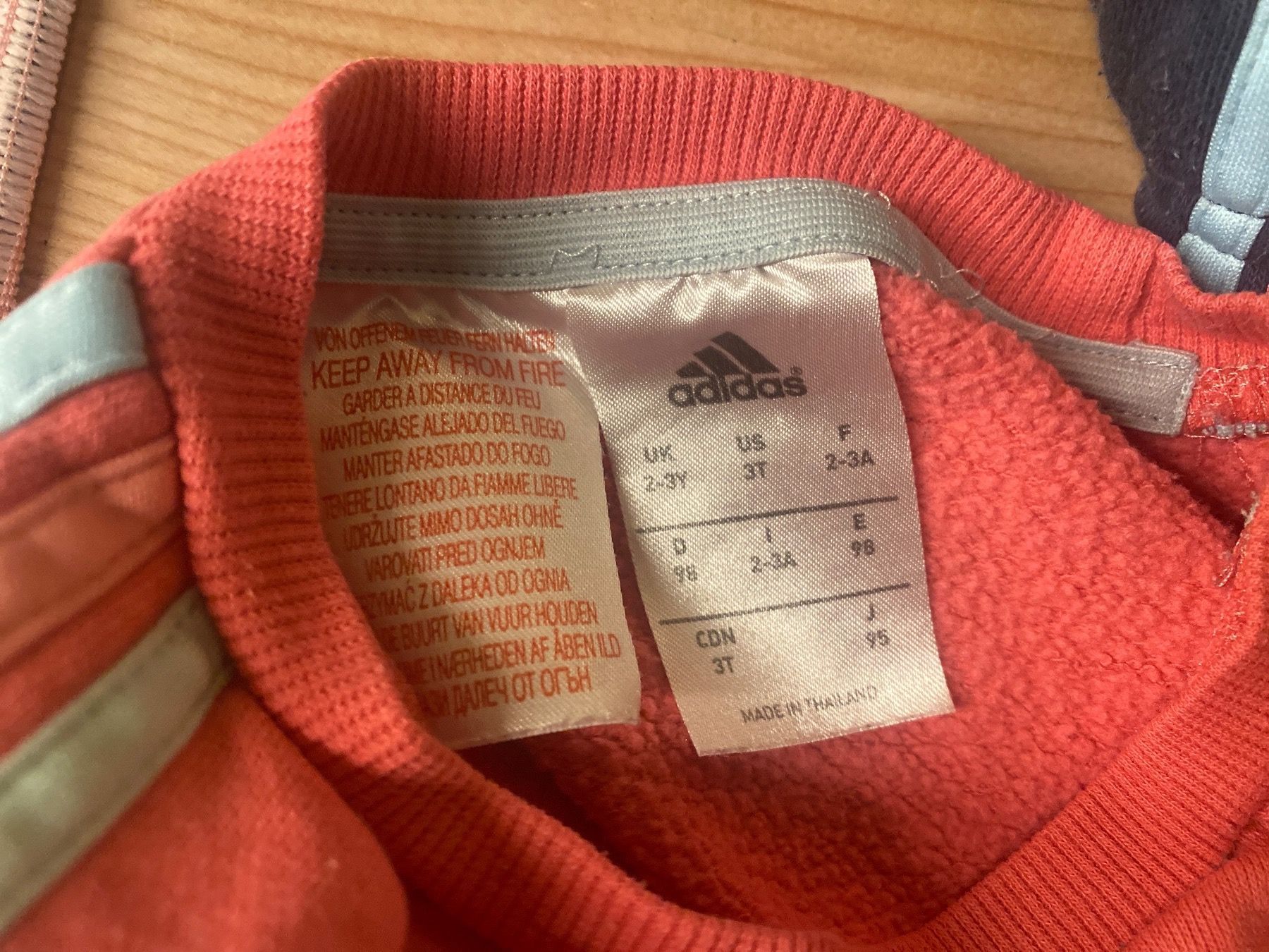 Adidas Lotti & Set di vestiti: Adidas set Gr. 98 – Usato da Füllinsdorf venduto da silberstern110 3