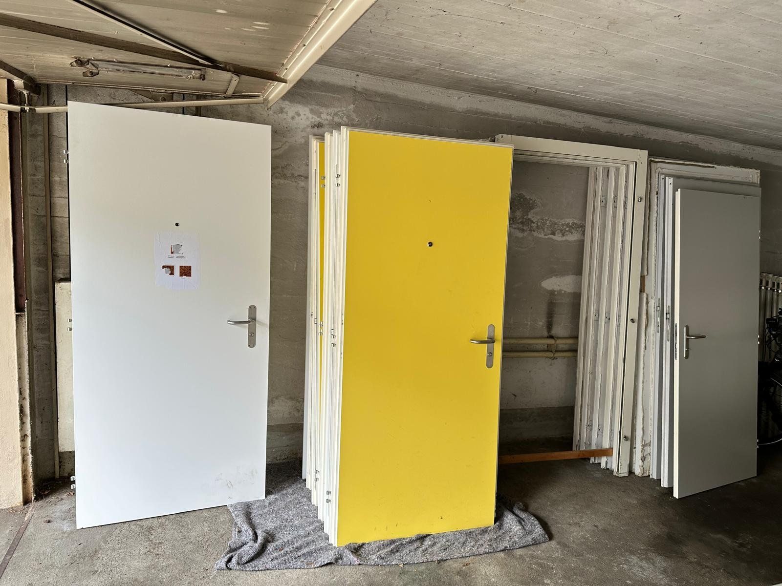 Porte: Zimmertüre mit Rahmen – Usato da Spreitenbach venduto da Space_X 2