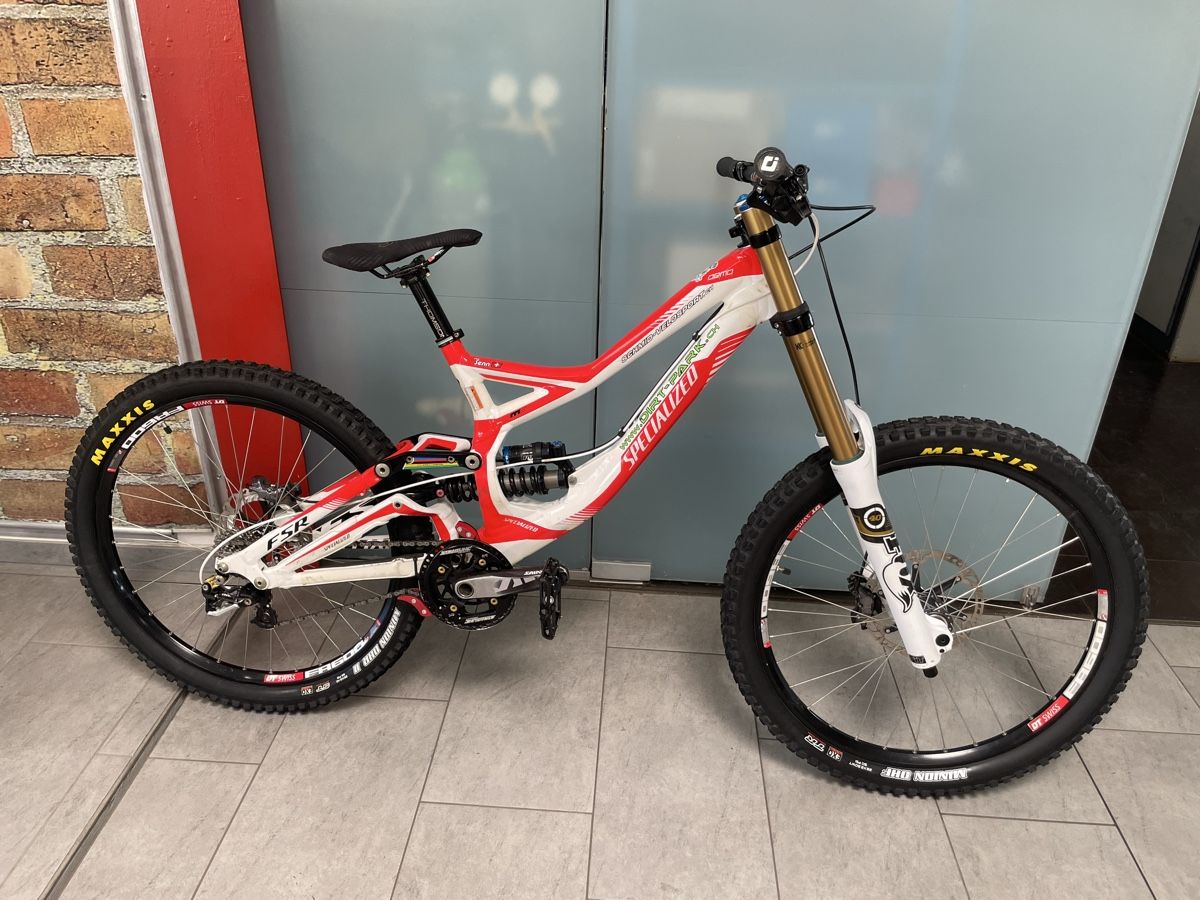 Specialized Velos: Specialized Demo Downhill Bike – Gebraucht aus Oftringen von GWC_1 1