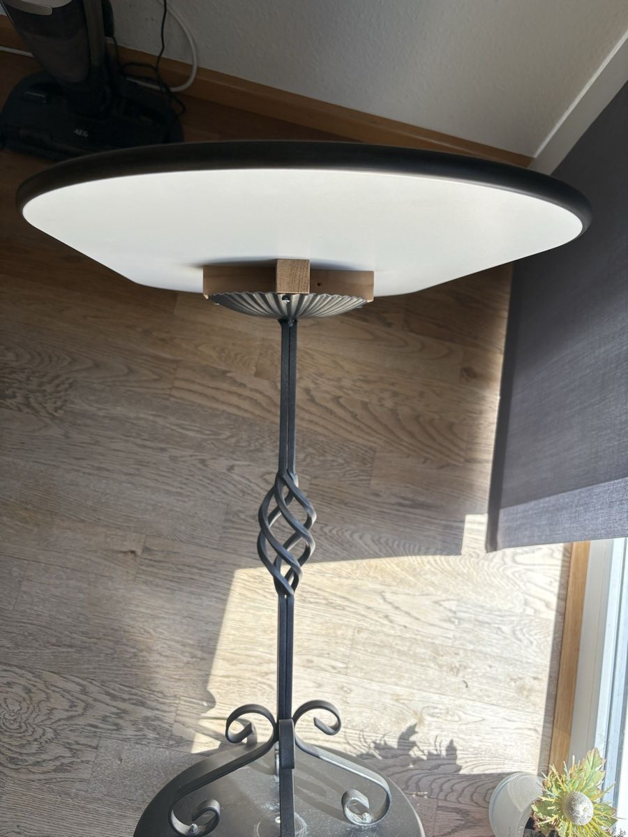 Set di tavolo e panche: Vitra Tisch und Stühle – Usato da Basel venduto da v3t_z9gg 4
