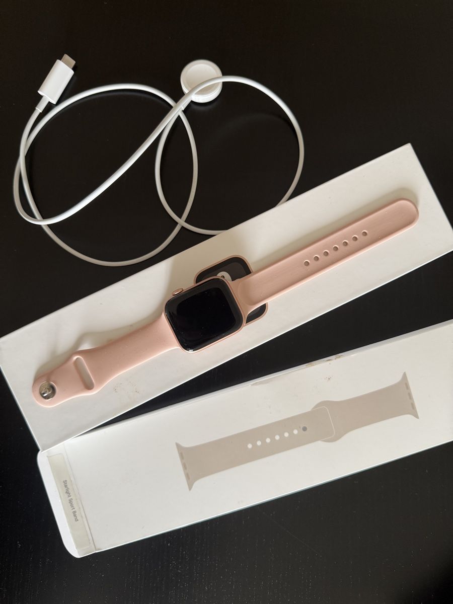 Apple Smartwatch: Apple watch se (44 mm) – Neu (gemäss Beschreibung) aus Biglen von goz_h8dv