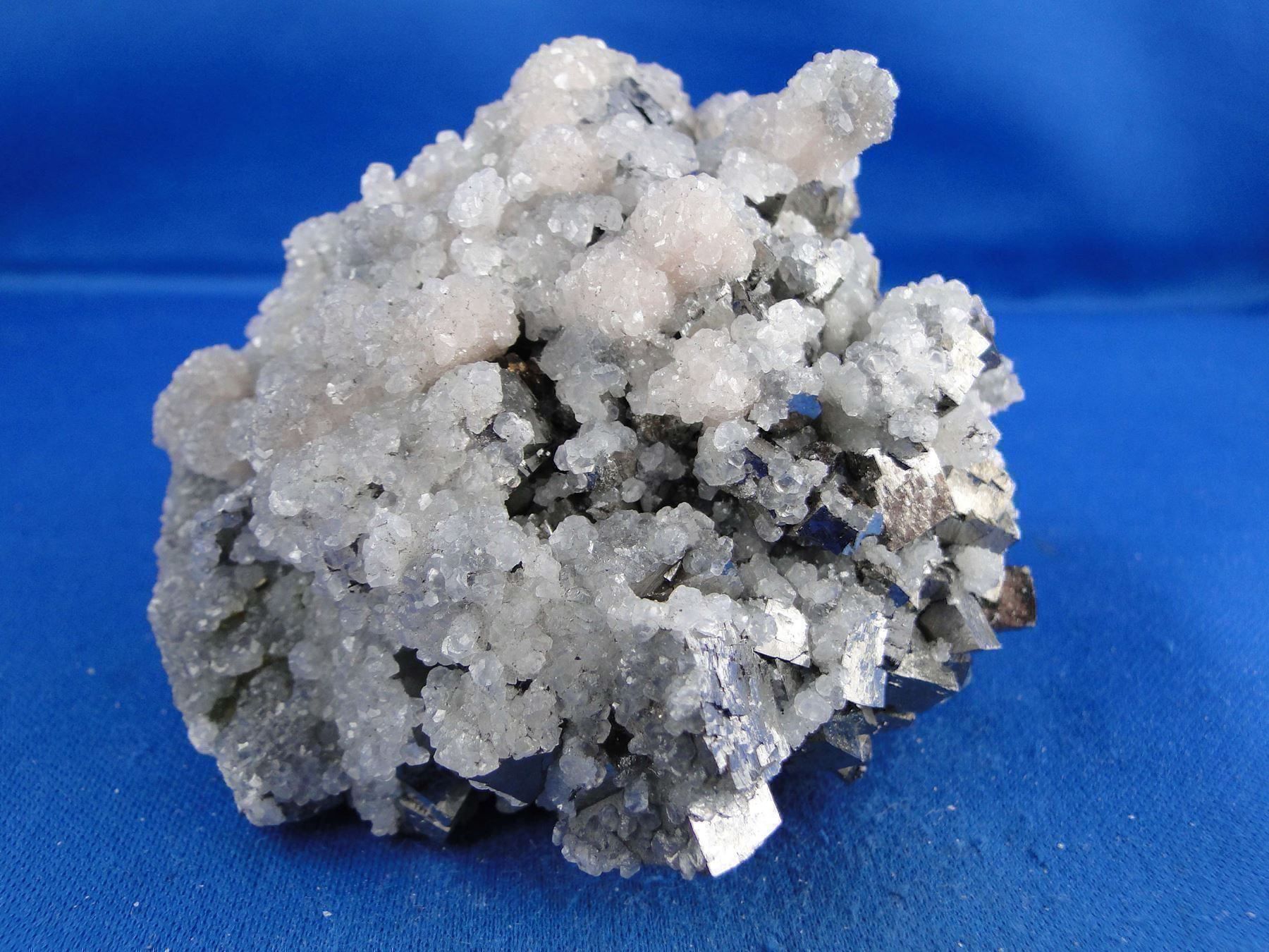Minerali & Pietre curative: Arsenopyrit mit Sphalerit und Calcit – Usato da Schinznach Bad venduto da Demerald 4