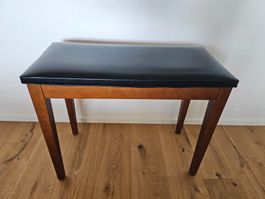 ORGEL SITZBANK mit verschiedene Bücher für Klavier und Orgel