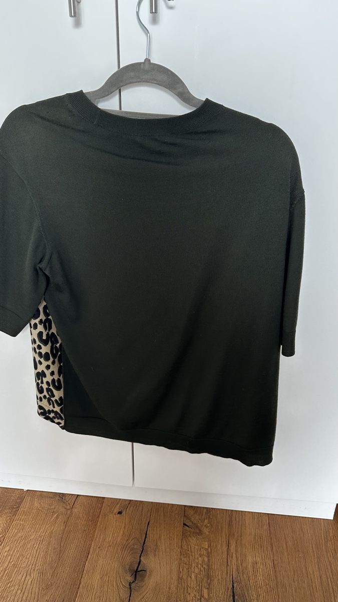 Louis Vuitton Tops: Louis Vuitton Leopard Print Top, size S, Excellent Condition – Neuf (Voir description) à Küssnacht am Rigi par hor_dpb7 3