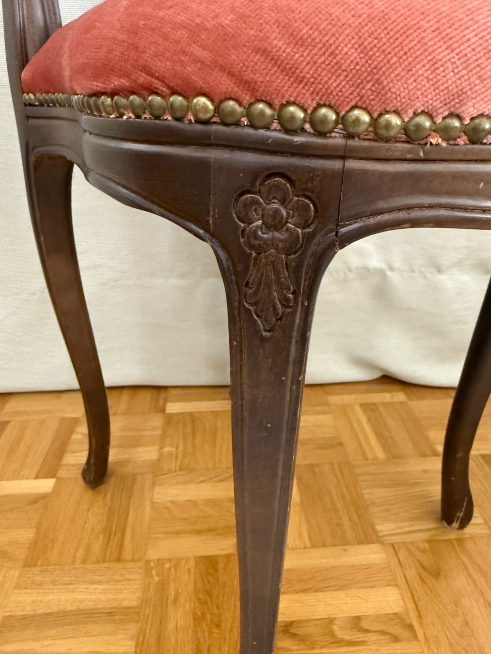 Sedie: Alter Stuhl gepolstert mit Schnitzerei – Usato da Uetikon am See venduto da orchid77 4