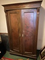 Antiker Holzschrank