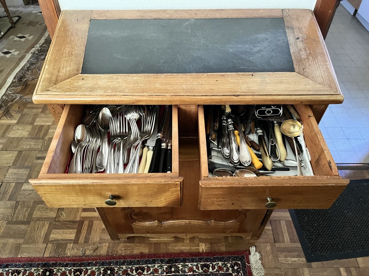Armadi: Antik / Vintage Holzschrank – Usato da Thun venduto da soeep 2