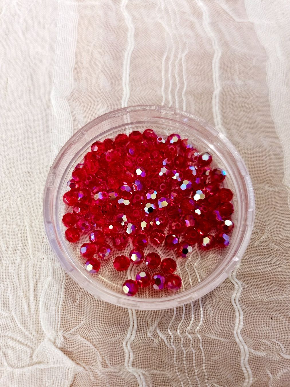 Perlen (unechte): Swarovski Perlen 3mm 100 stk Light Siam – Neu und originalverpackt aus Dietikon von Eleda