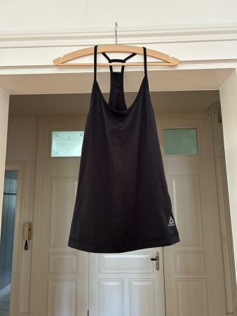 Schwarzes Sporttop von Reebok