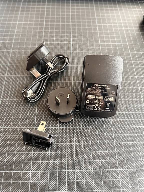 Unità & Adattatore: Reise Stecker Universal – Usato da Kefikon ZH venduto da Loisel69