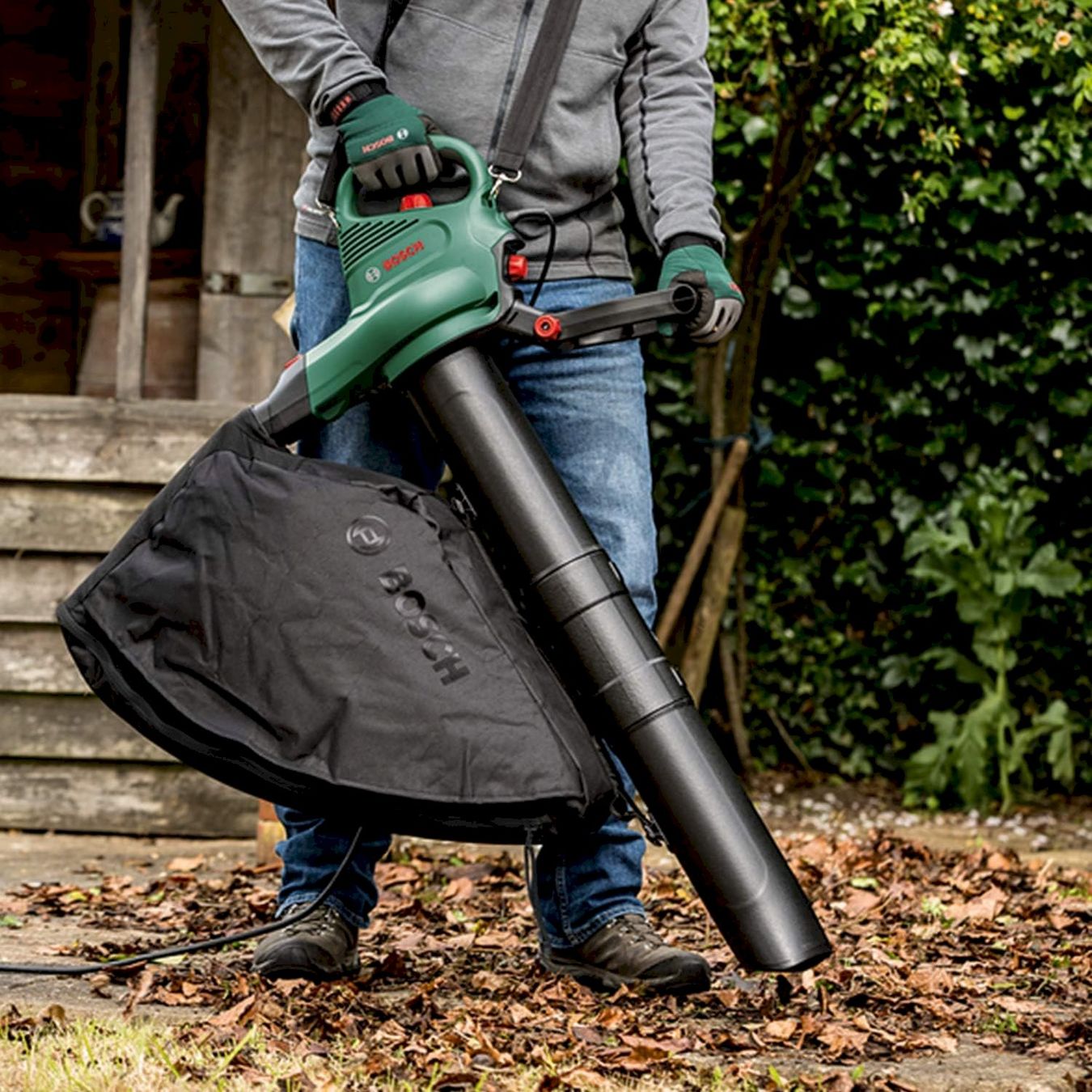 Bosch Laubbläser & Laubsauger: Bosch UniversalGardenTidy 2300 – Neu und originalverpackt aus Bottighofen von zaap 2