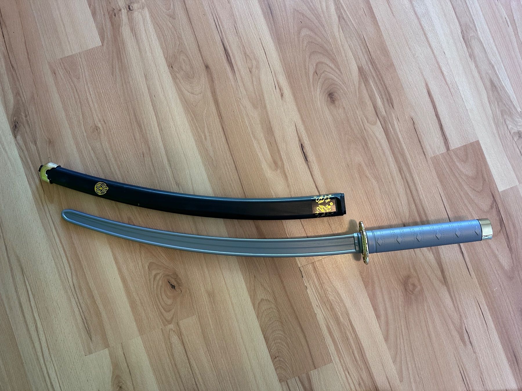 Giocattoli: Plastik-Samuraischwert Katana ca. 75cm lang – Nuovo (secondo la descrizione) da Hausen AG venduto da dege02