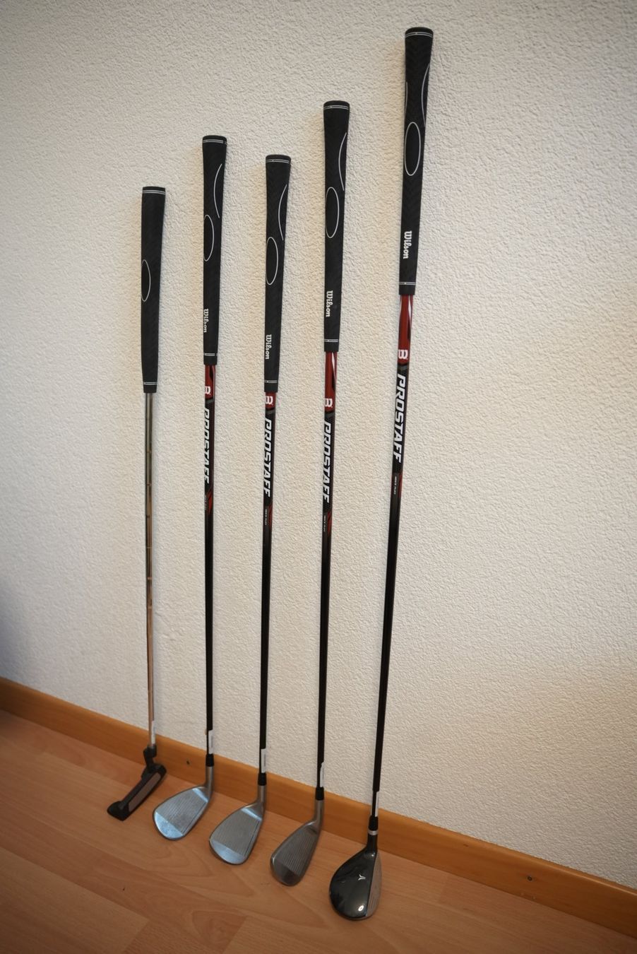 Wilson Mazze & Set: GOLFSET WILSON - 5 Schläger & Div. Zubehör – Nuovo (secondo la descrizione) da Nidau venduto da autoexpresso 2