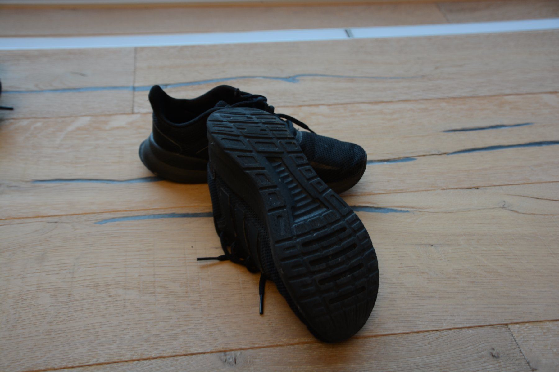 Adidas Scarpe per ragazzi: Adidas Turnschuh Gr. 35.5 – Nuovo (secondo la descrizione) da Himmelried venduto da Dievole 1