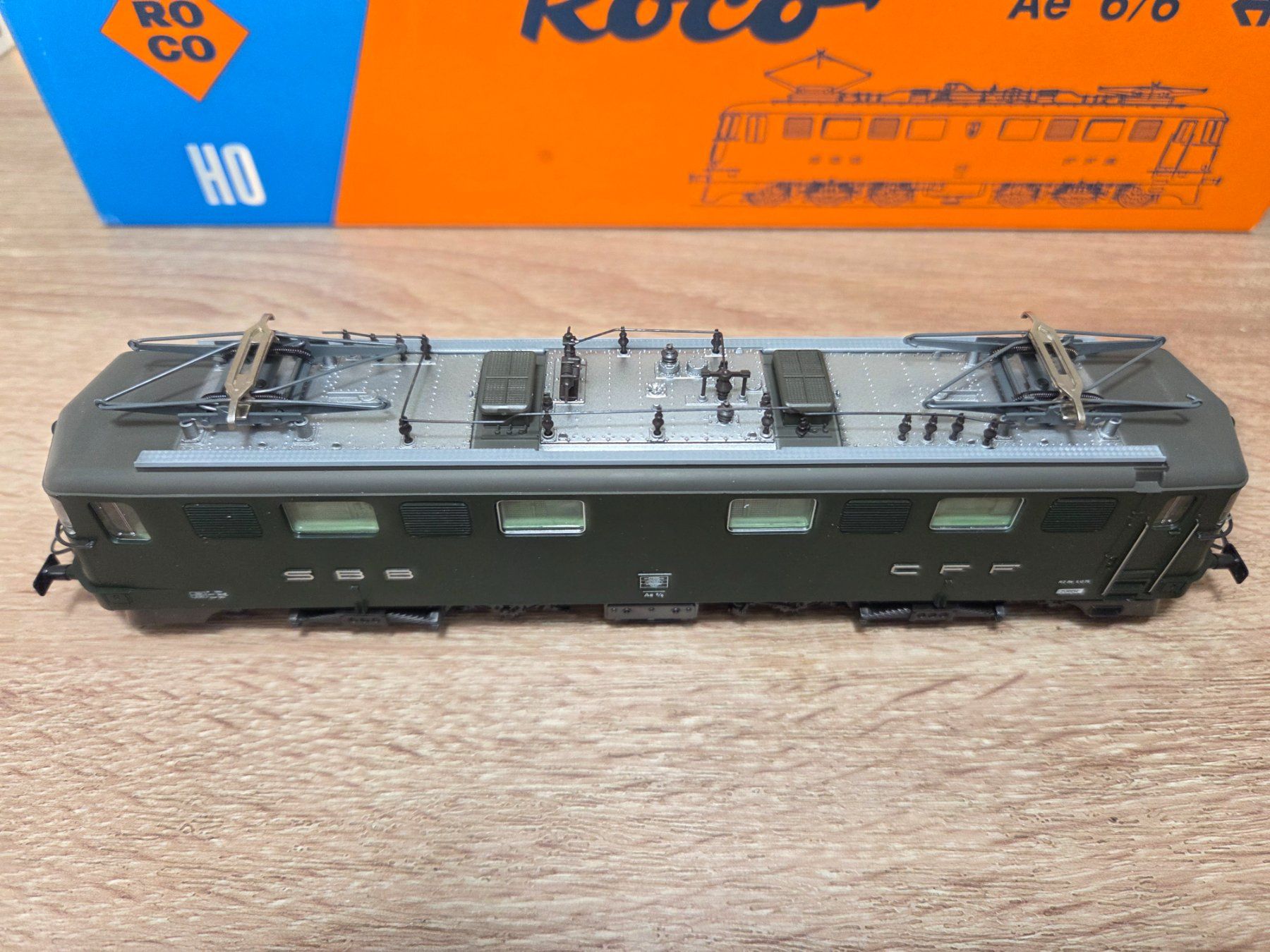 Roco Modellini di ferrovie: Roco 43535 E-Lok Ae 6/6 SBB H0 (1) – Usato da St-Aubin-Sauges venduto da Lo_Go 4
