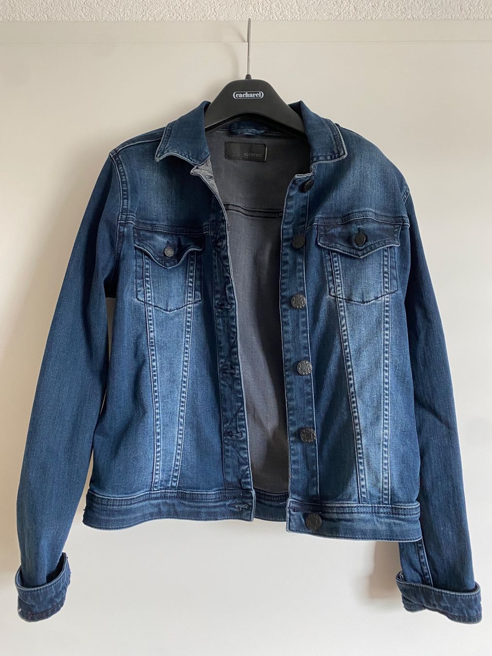 Giacche: Jeansjacke – Usato da Lützelflüh-Goldb venduto da flu_q9tg