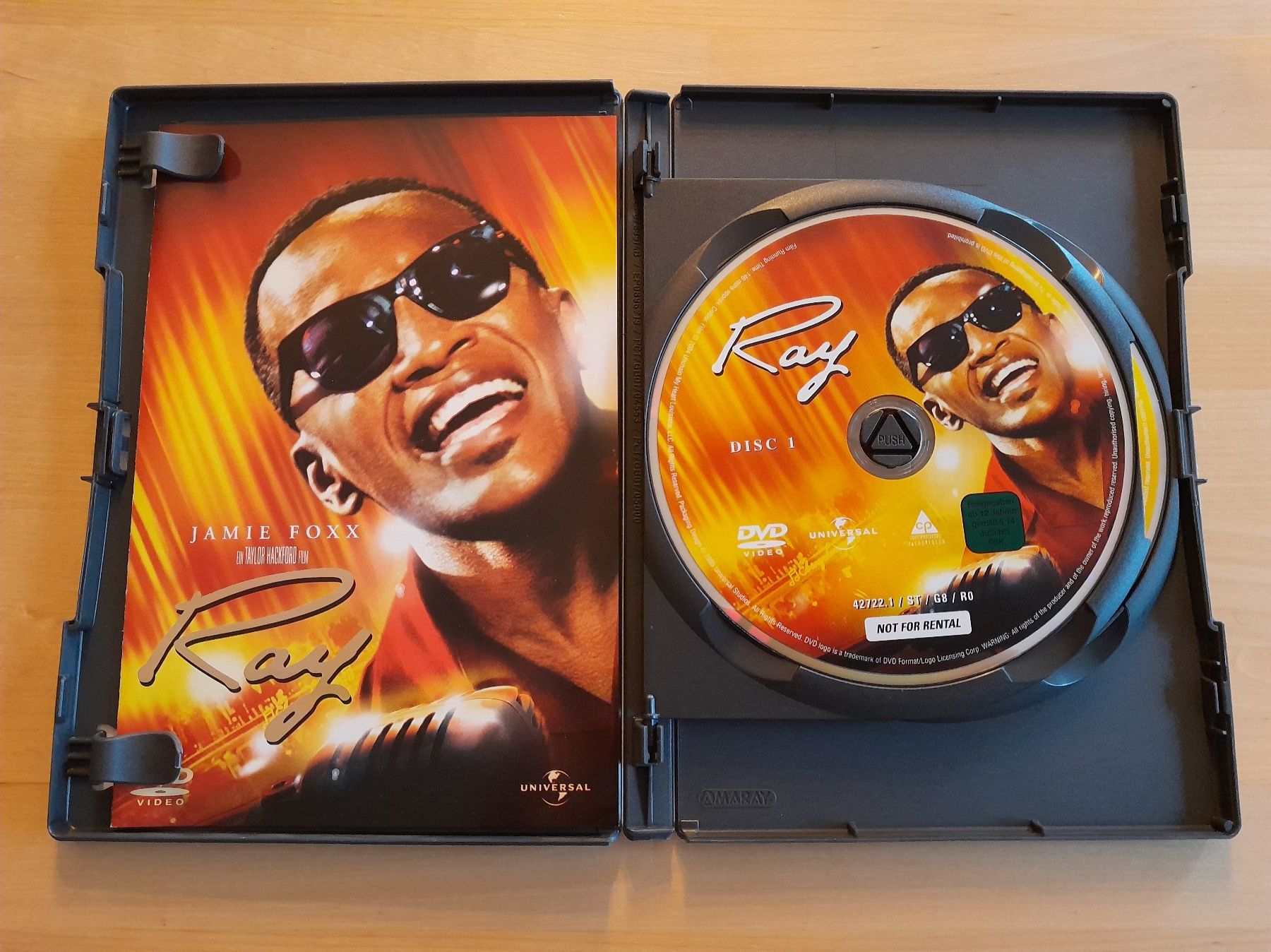 Tutti i DVDs: RAY (2004) / DVD & OST-CD BUNDLE (2 DVD's & 1 CD) – Usato da Gelterkinden venduto da Tri-Tra-Trallala 4